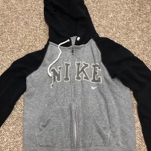 Size small women’s Nike zip up